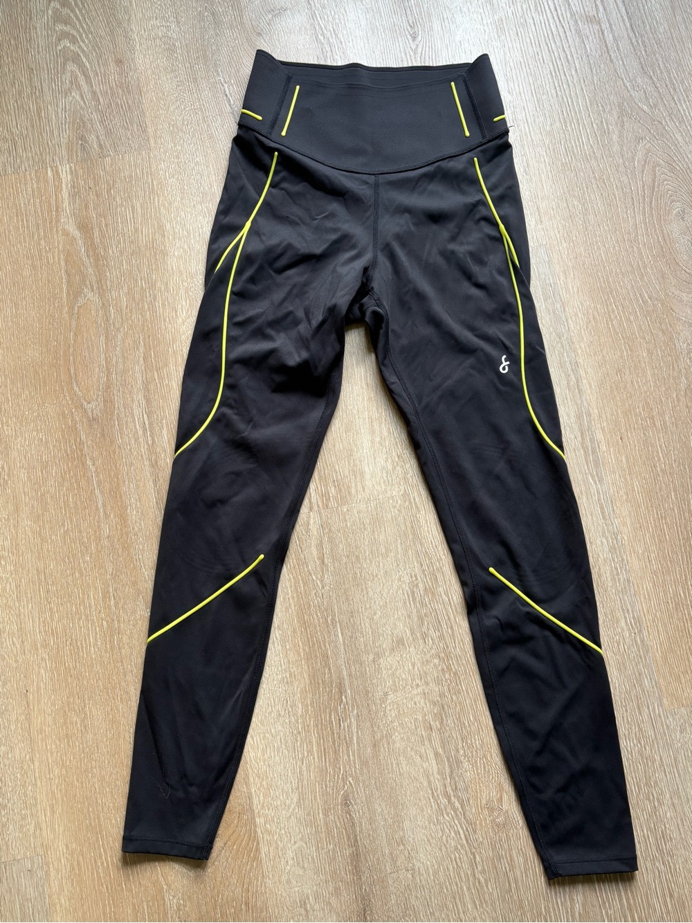 Fanka Body Sculpt Black High-Waist Contour Athletic Leggings Women's size Medium